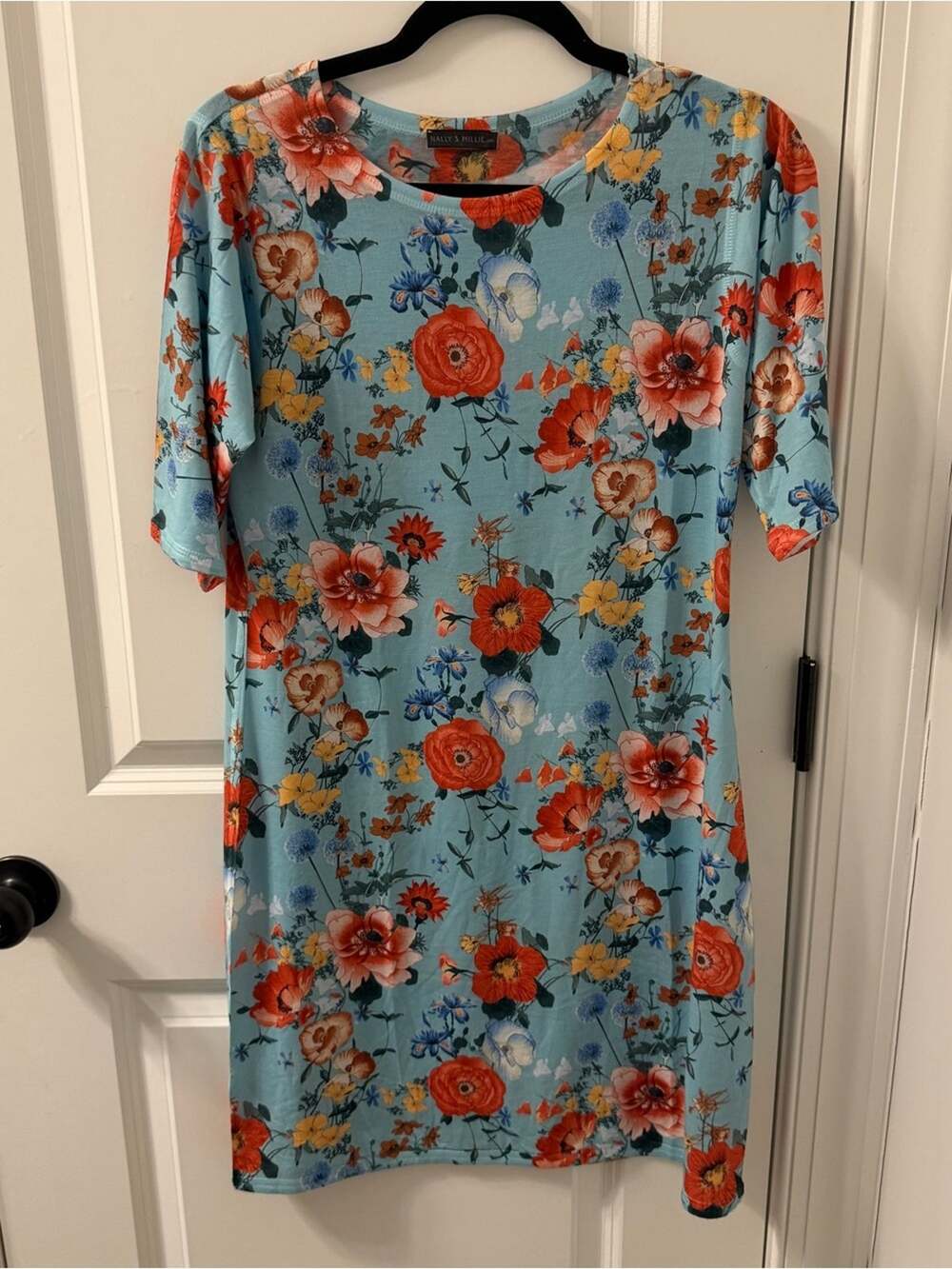 NWOT Nally & Millie Short Sleeve Floral Print Women's Small Dress
